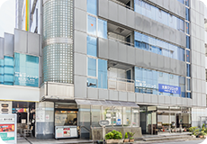 A1出口から徒歩1分の好立地