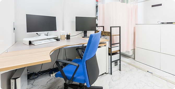 English-speaking support available. Please contact us if needed.